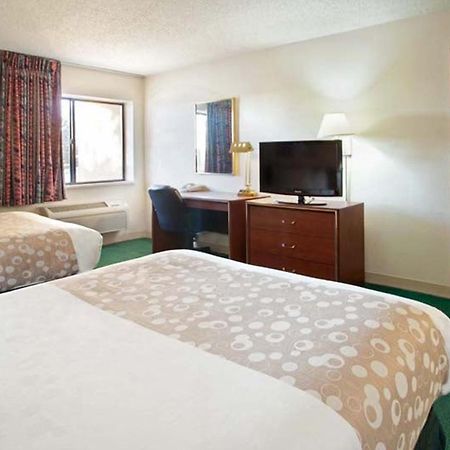 Norwood Inn & Suites Indianapolis East Post Drive Eksteriør billede
