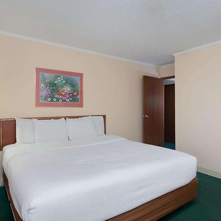 Norwood Inn & Suites Indianapolis East Post Drive Eksteriør billede