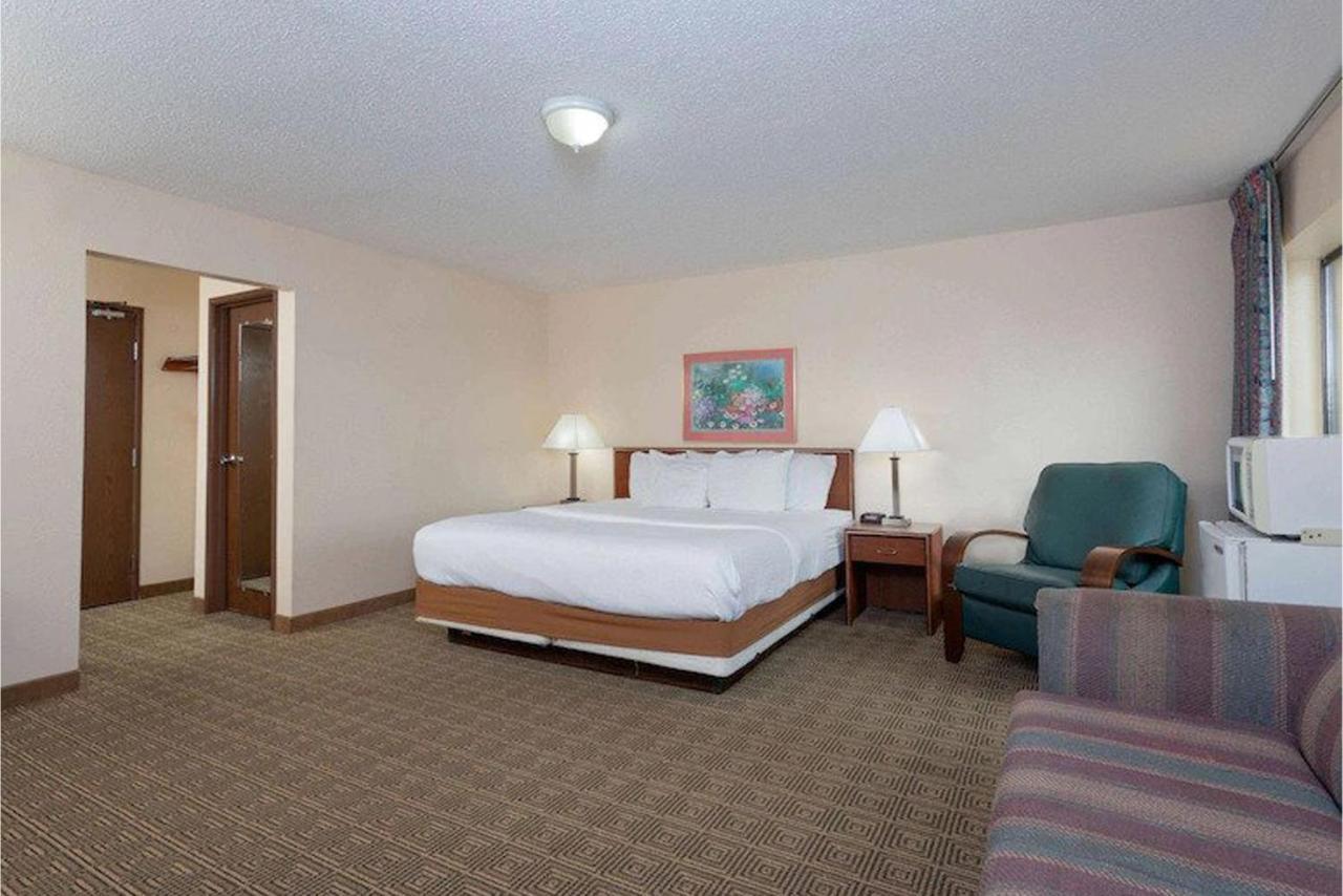 Norwood Inn & Suites Indianapolis East Post Drive Eksteriør billede