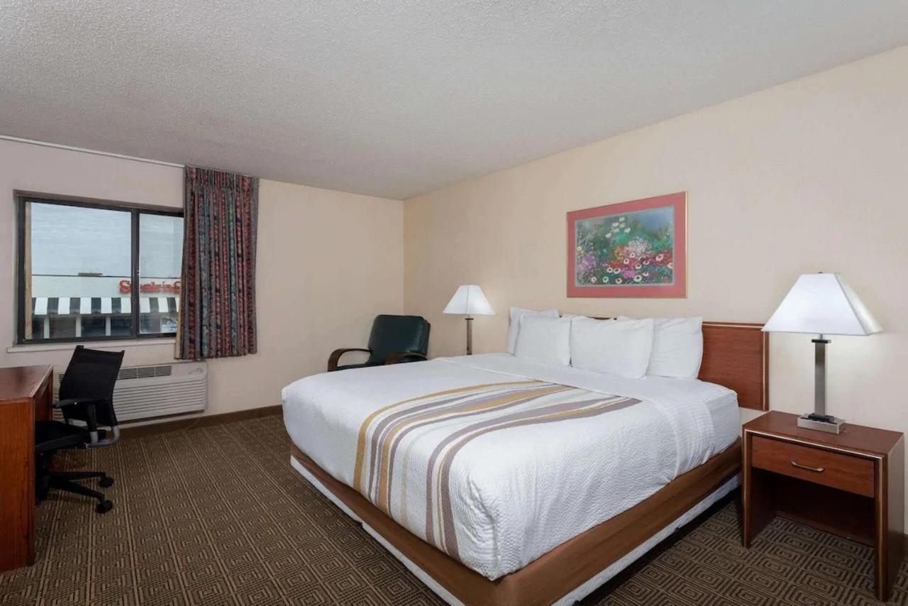 Norwood Inn & Suites Indianapolis East Post Drive Eksteriør billede