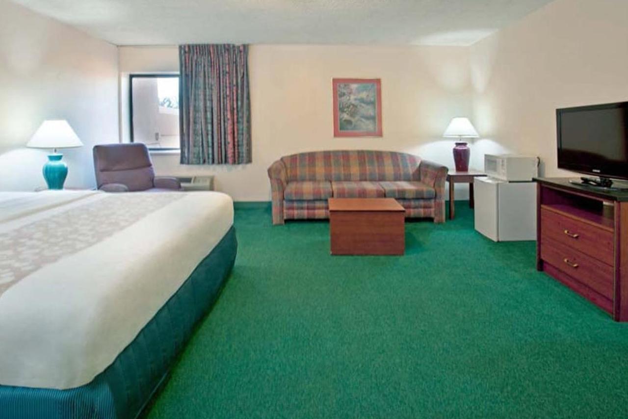 Norwood Inn & Suites Indianapolis East Post Drive Eksteriør billede