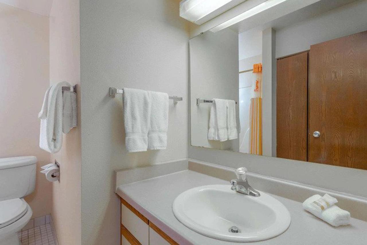 Norwood Inn & Suites Indianapolis East Post Drive Eksteriør billede