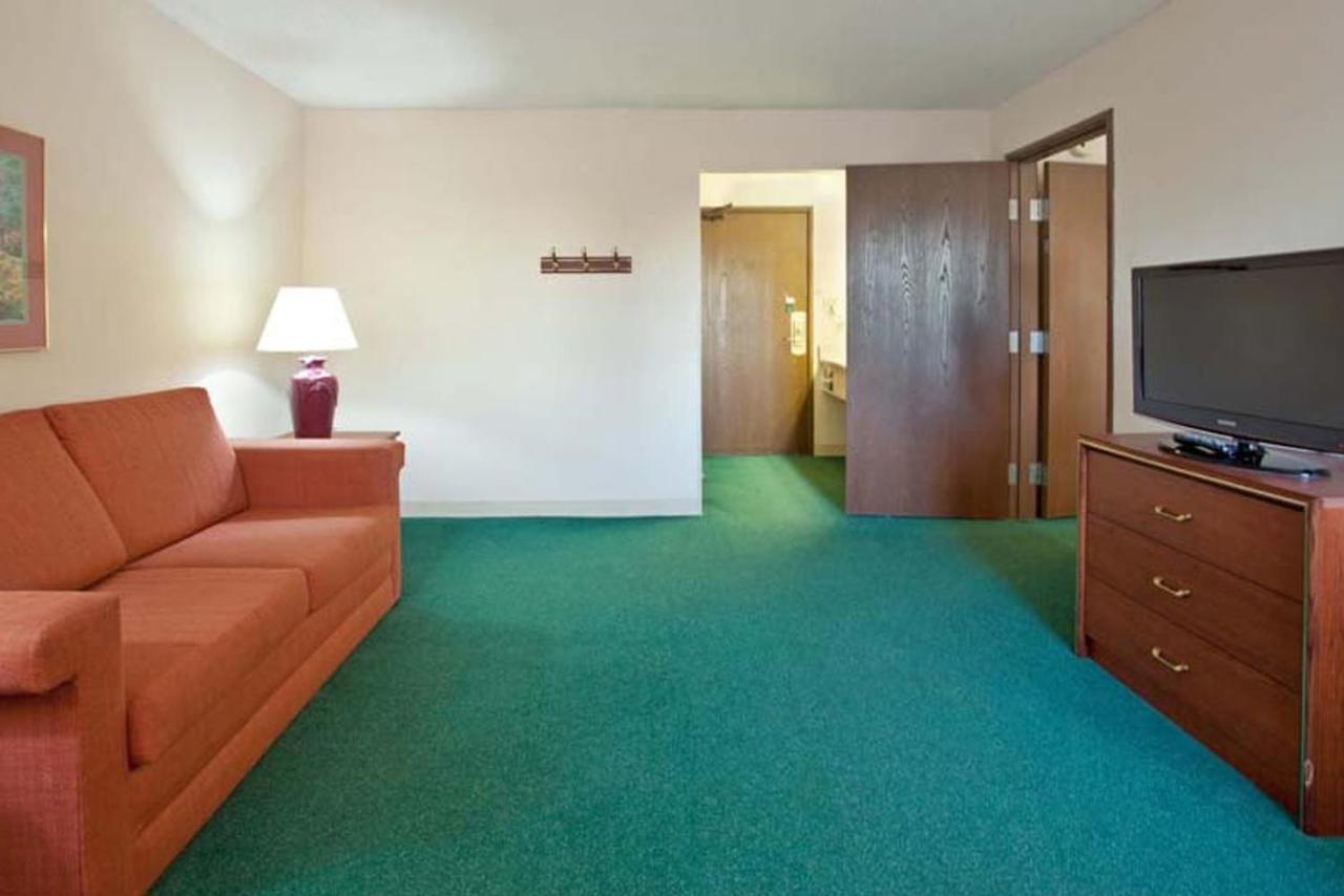 Norwood Inn & Suites Indianapolis East Post Drive Eksteriør billede