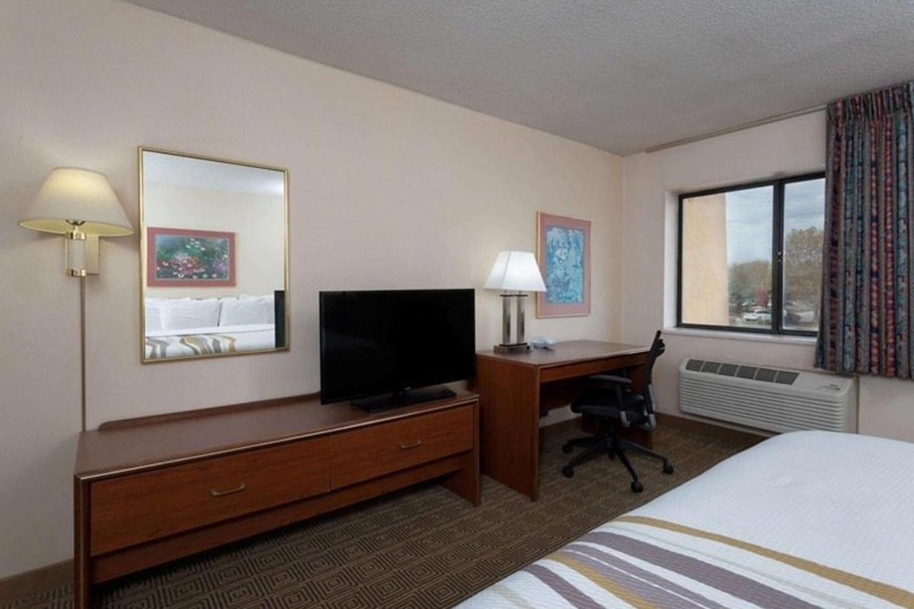 Norwood Inn & Suites Indianapolis East Post Drive Eksteriør billede