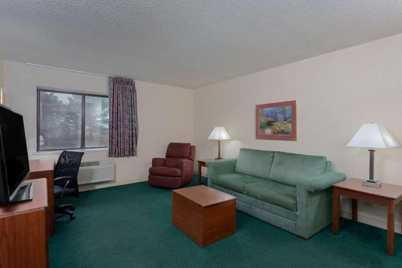 Norwood Inn & Suites Indianapolis East Post Drive Eksteriør billede