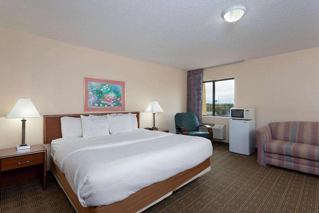Norwood Inn & Suites Indianapolis East Post Drive Eksteriør billede